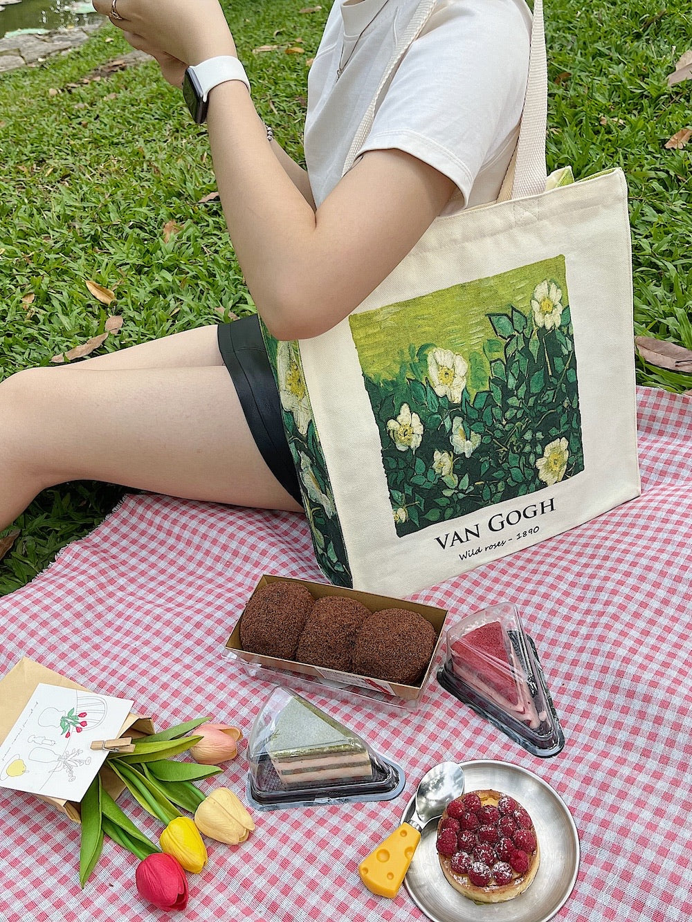 Van Gogh "Wild Roses" - Tote Bag